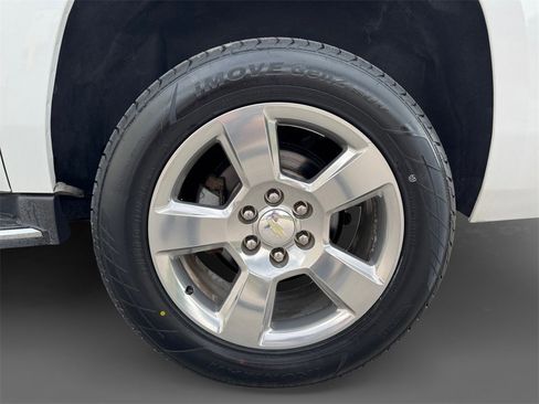 Used 2018 Chevrolet Suburban Premier image 11