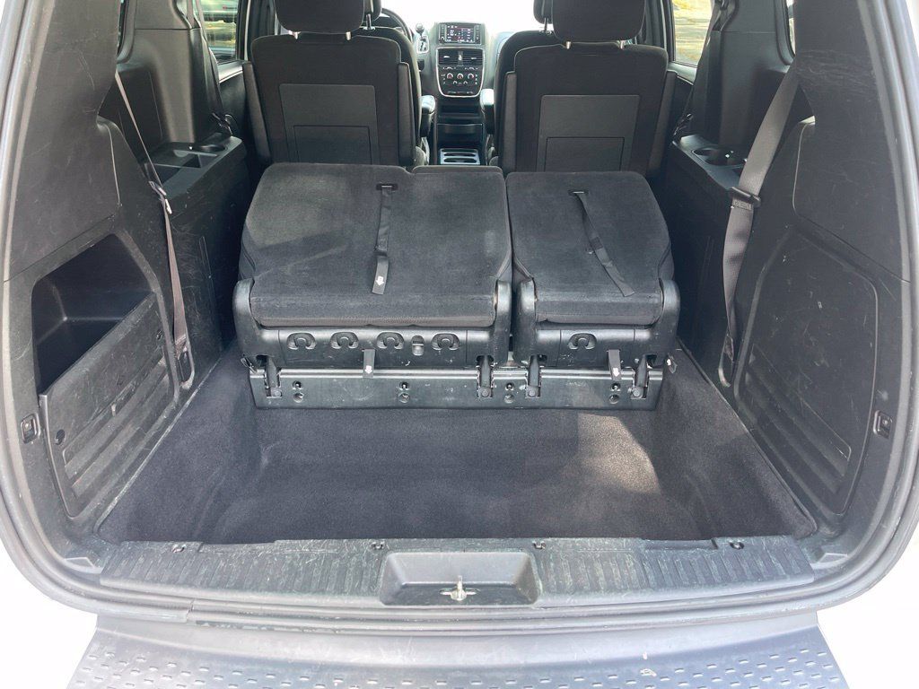 Used 2017 Dodge Grand Caravan SE FWD image 23