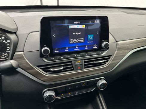 Used 2025 Nissan Altima 2.5 SV image 27