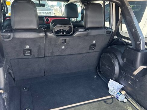 Used 2019 Jeep Wrangler Unlimited Rubicon AWD/4WD image 7
