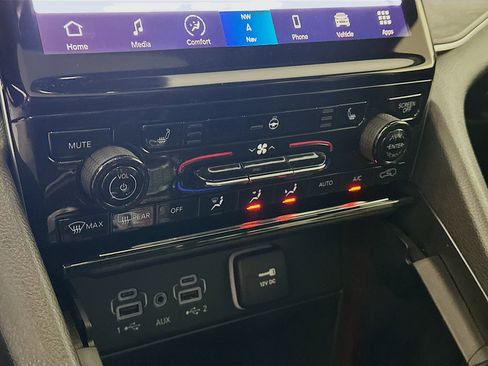 Used 2024 Jeep Grand Cherokee Limited 4xe w/ Trailer Tow Package AWD/4WD image 24