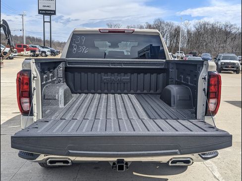 New 2026 GMC Sierra 1500 SLE w/ X31 Off-Road Package image 13