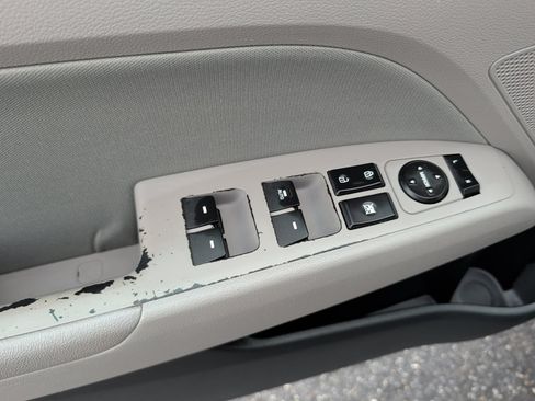 Used 2018 Hyundai Elantra Value Edition FWD image 36