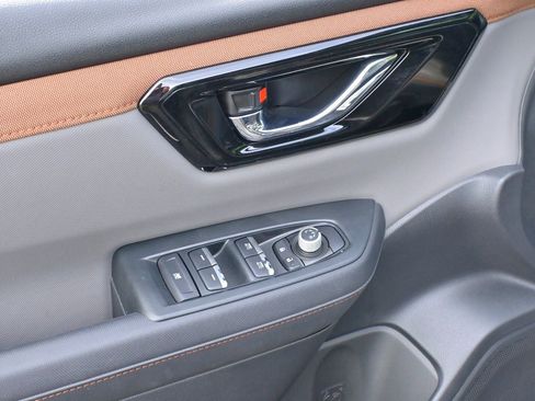 Used 2025 Subaru Forester Sport image 27