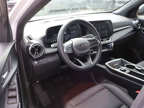 New 2026 Chevrolet Equinox LT w/ Convenience Package II AWD/4WD image 10