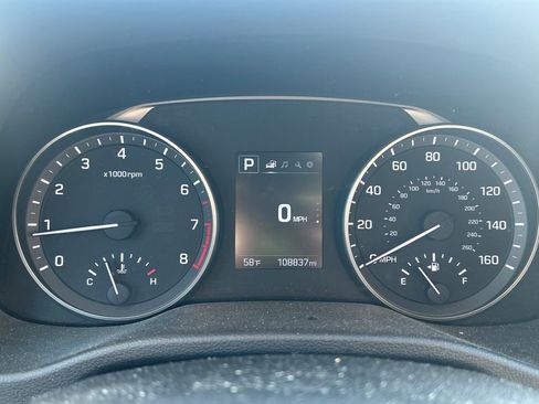 Used 2017 Hyundai Elantra Limited w/ Cargo Package FWD image 10