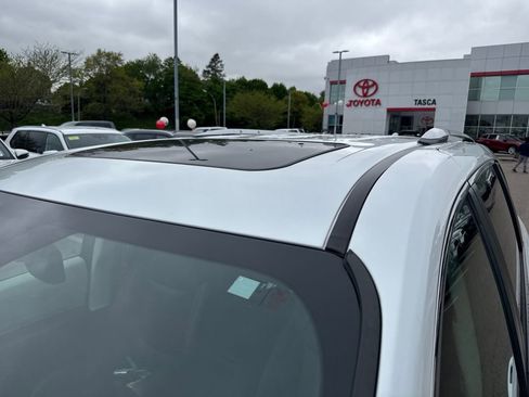 Used 2023 Toyota Sienna Platinum AWD/4WD image 75