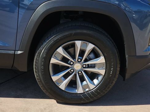 New 2026 Chevrolet Equinox LT FWD image 39
