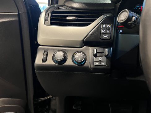 Used 2015 Chevrolet Suburban LTZ AWD/4WD image 15