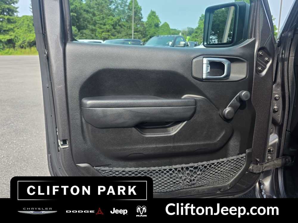 Used 2022 Jeep Wrangler Unlimited Sport AWD/4WD image 9