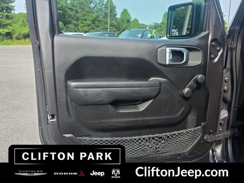 Used 2022 Jeep Wrangler Unlimited Sport AWD/4WD image 9
