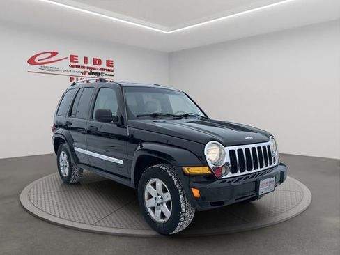 Used 2005 Jeep Liberty Limited image 9