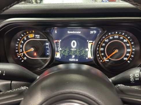Used 2025 Jeep Wrangler Unlimited Rubicon w/ XTREMEE 35" Tire Package AWD/4WD image 26