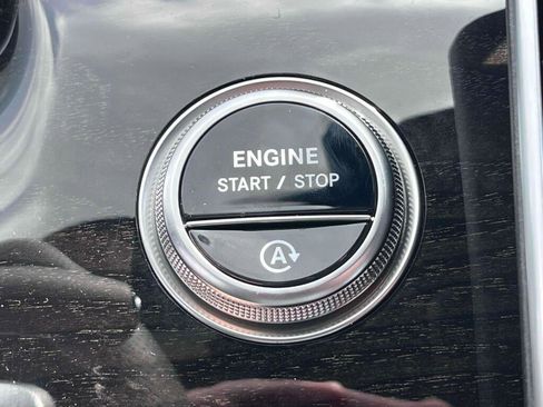 New 2026 Mercedes-Benz C 300 4MATIC Sedan image 38