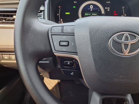 Used 2025 Toyota Camry LE FWD image 15