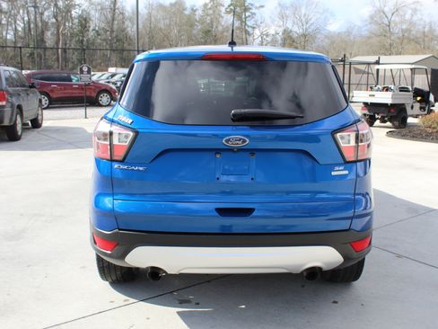 Used 2017 Ford Escape SE image 6
