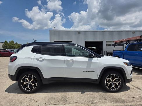 Used 2025 Jeep Compass Limited AWD/4WD image 6
