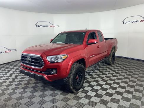 Used 2023 Toyota Tacoma SR5 w/ SR5 Appearance Package image 3