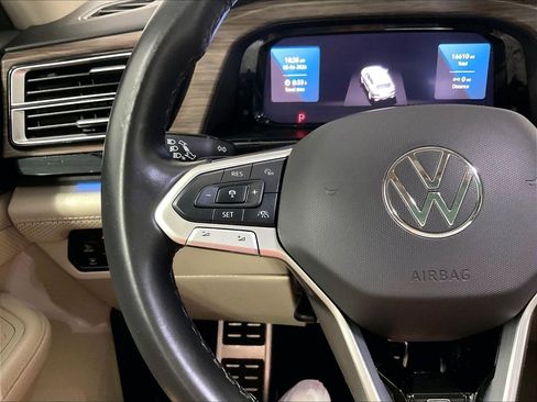 Used 2024 Volkswagen Atlas SEL Premium R-Line AWD/4WD image 24