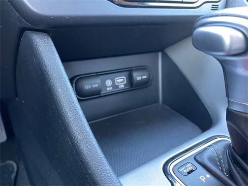 Used 2019 Kia Niro LX image 22