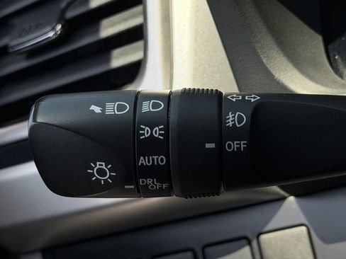 Used 2019 Toyota Highlander Limited Platinum AWD/4WD image 22
