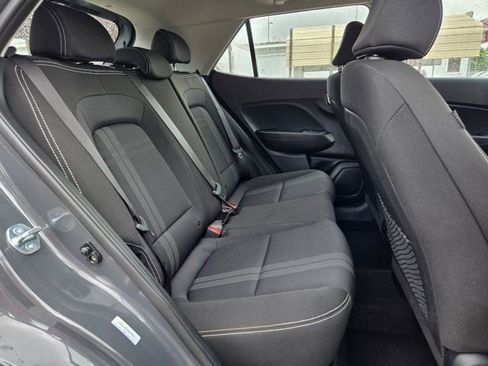 Used 2025 Hyundai Venue SEL FWD image 26