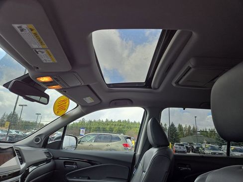 Used 2018 Honda Pilot Touring image 28