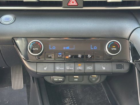 Used 2021 Hyundai Elantra SEL w/ Convenience Package FWD image 26