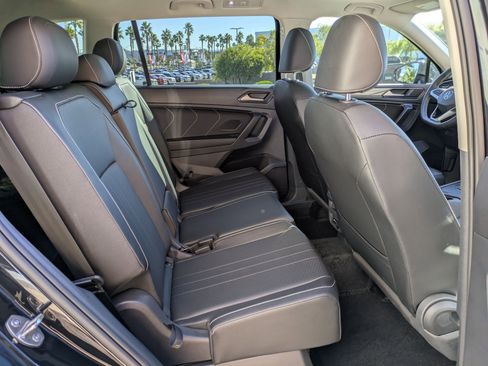 Used 2022 Volkswagen Tiguan SE image 20