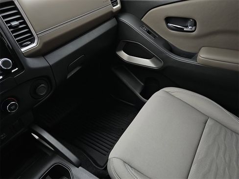 Certified 2024 Nissan Frontier SV image 25