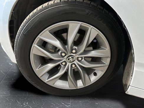 Used 2022 Toyota Avalon XLE image 28