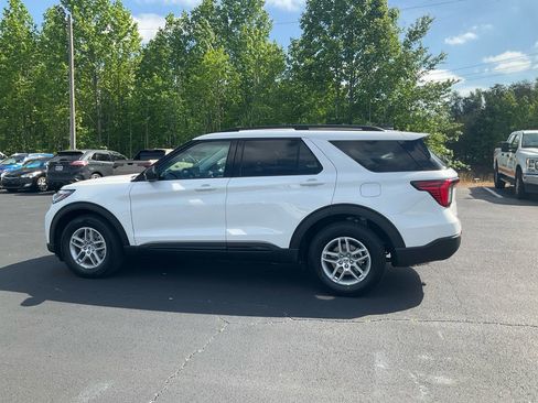 New 2026 Ford Explorer Active RWD image 8