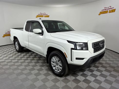 Used 2022 Nissan Frontier SV w/ Technology Package AWD/4WD image 7