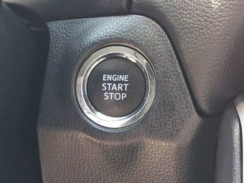 Used 2025 Toyota RAV4 XLE AWD/4WD image 21