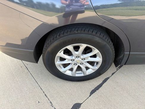 Used 2018 Chevrolet Equinox LS FWD image 25
