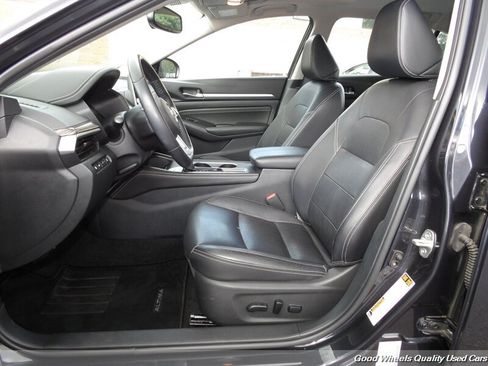 Used 2019 Nissan Altima 2.5 Platinum FWD image 11