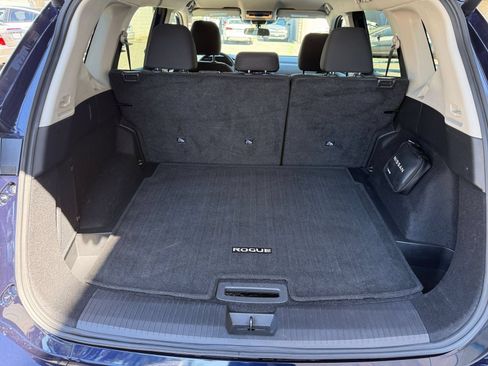 Used 2025 Nissan Rogue SV FWD image 30
