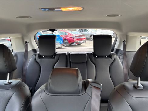 Used 2026 Kia Carnival FWD image 31