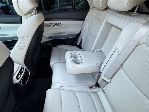 Used 2022 Genesis GV70 2.5T w/ Advanced Package image 21