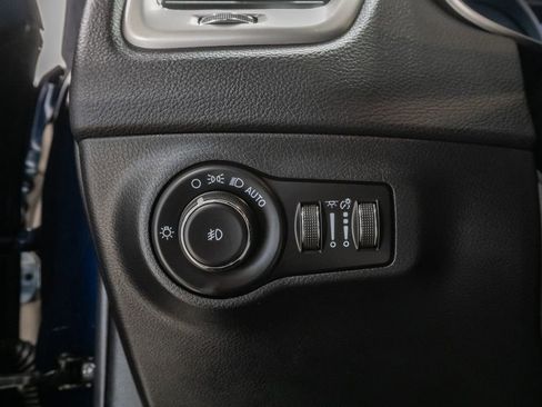 Used 2021 Jeep Compass Latitude AWD/4WD image 15