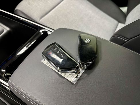 Used 2023 Volkswagen ID.4 Pro AWD/4WD image 35