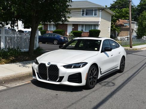 Used 2025 BMW 430i w/ M Sport Package RWD image 2