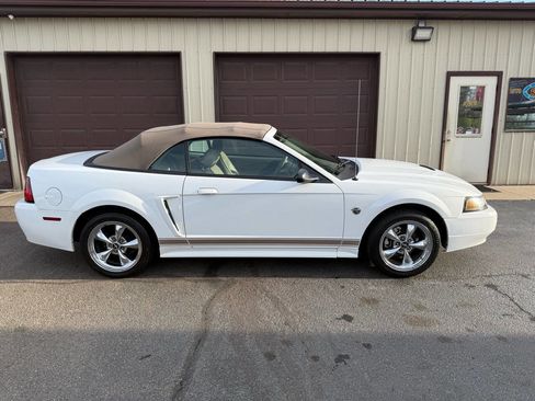 Used 2004 Ford Mustang Deluxe Convertible image 16