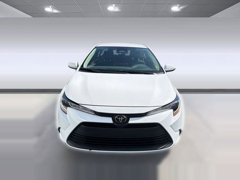 Used 2025 Toyota Corolla LE image 5