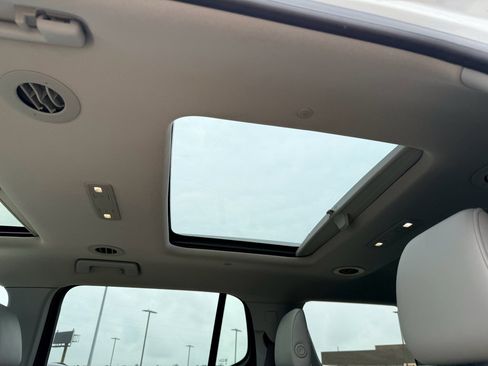 Used 2017 GMC Acadia SLT FWD image 22