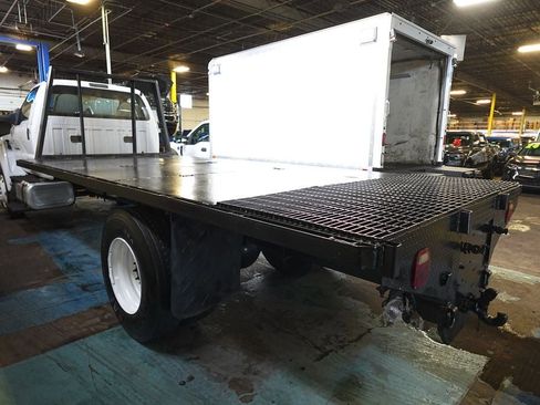 Used 2019 Ford F750 2WD Regular Cab Super Duty image 4