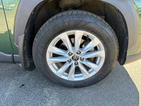 Used 2022 Toyota Corolla Cross LE image 9