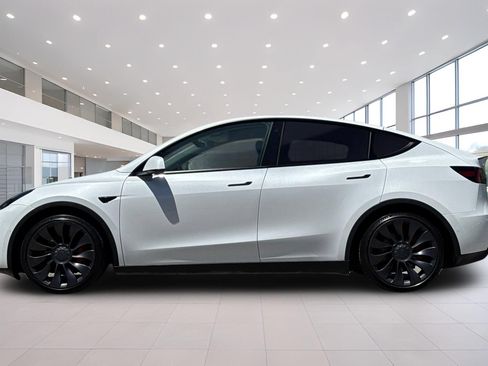 Used 2022 Tesla Model Y Performance AWD/4WD image 7