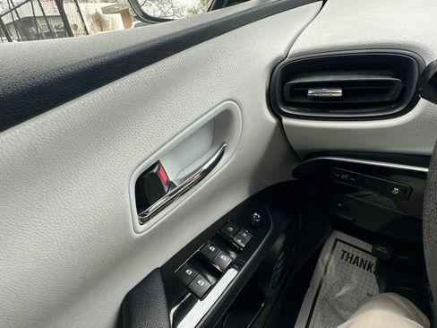 Used 2016 Toyota Prius Two FWD image 14