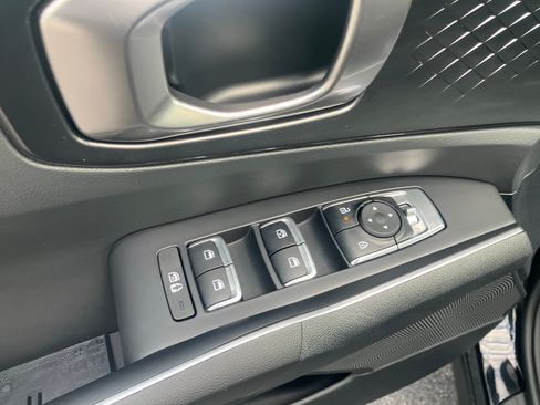 Used 2025 Kia Sorento EX FWD image 18